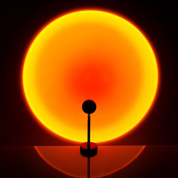 AuroraGlow – Stilvolle Projektorlampe mit Sunset-Effekt für Wohnräume